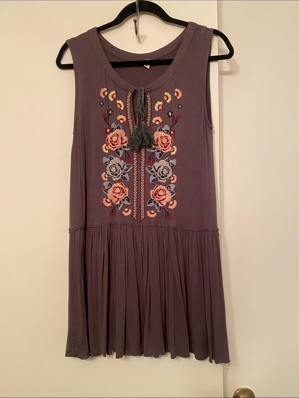 Wishlist Gray Sleeveless V-Neck Tunic or Mini Dress